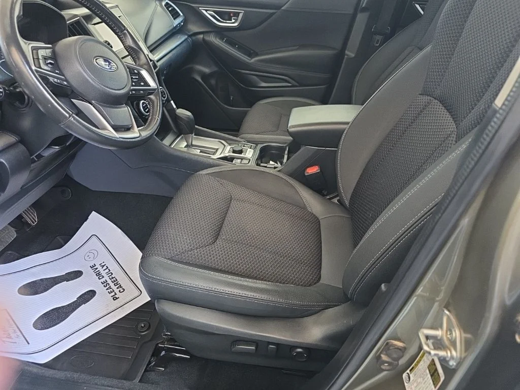 Used 2022 Green Metallic Subaru Premium image 10
