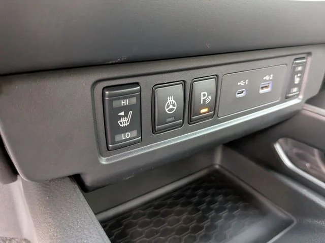 New 2026 Boulder Gray Pearl Nissan Crew Cab SV image 21