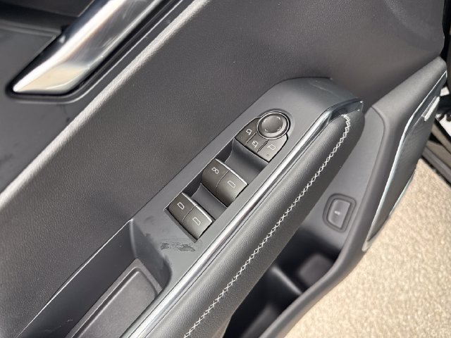 2027 GMC Acadia Denali - Photo 11