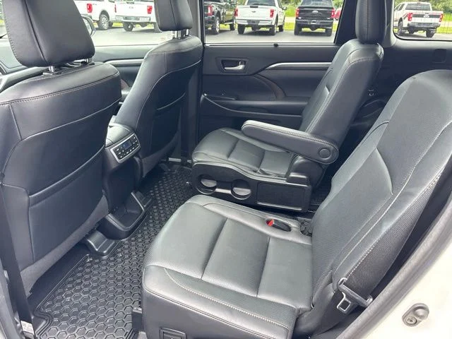 Used 2018 Blizzard Pearl Toyota Limited image 13