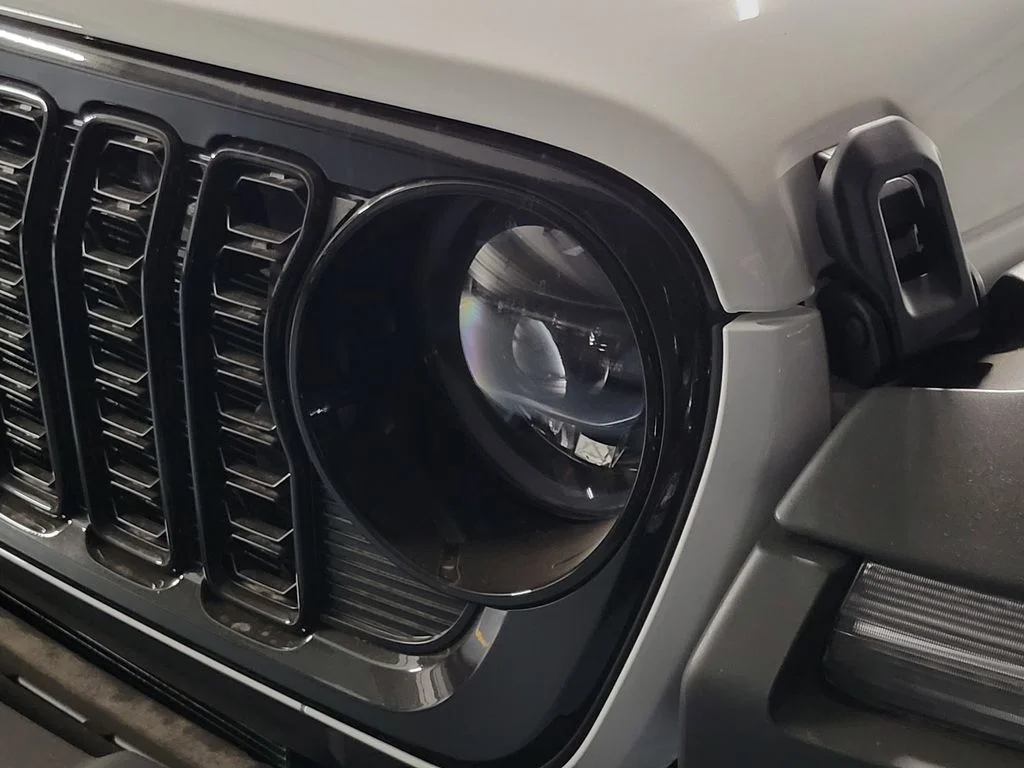 New 2026 Bright White Clear-Coat Exterior Paint Jeep Willys image 22