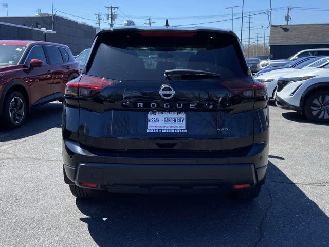Certified Used 2025 Super Black Nissan S image 5