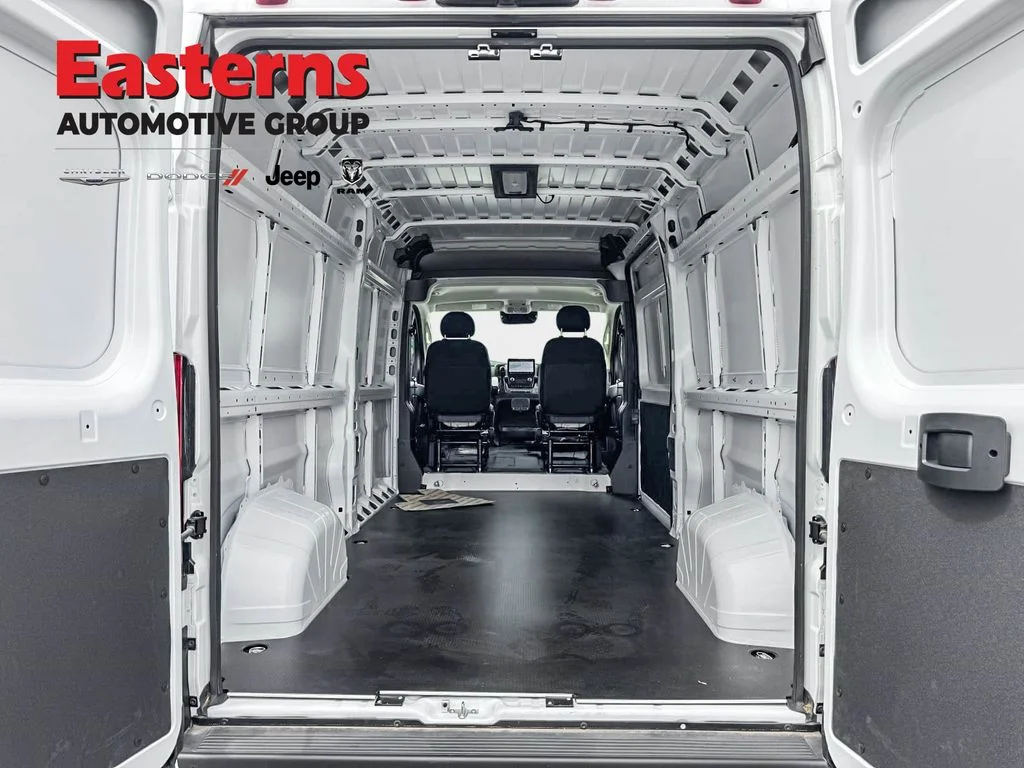 New 2026 Bright White Clear-Coat Exterior Paint RAM High Roof image 9