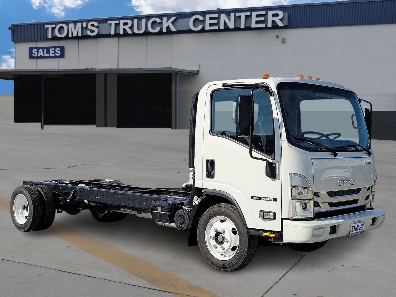 2025 Isuzu NRR's photo