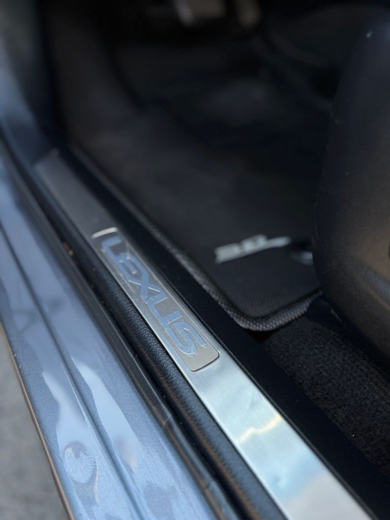Used 2019 Atomic Silver Lexus 300 Base image 14
