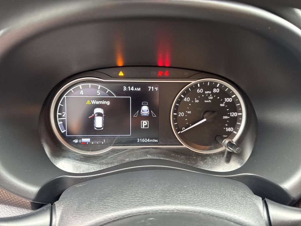 Used 2018 Silver Nissan SV image 9