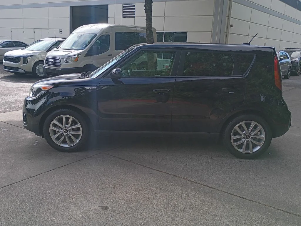 Used 2017 Shadow Black Kia Plus image 7