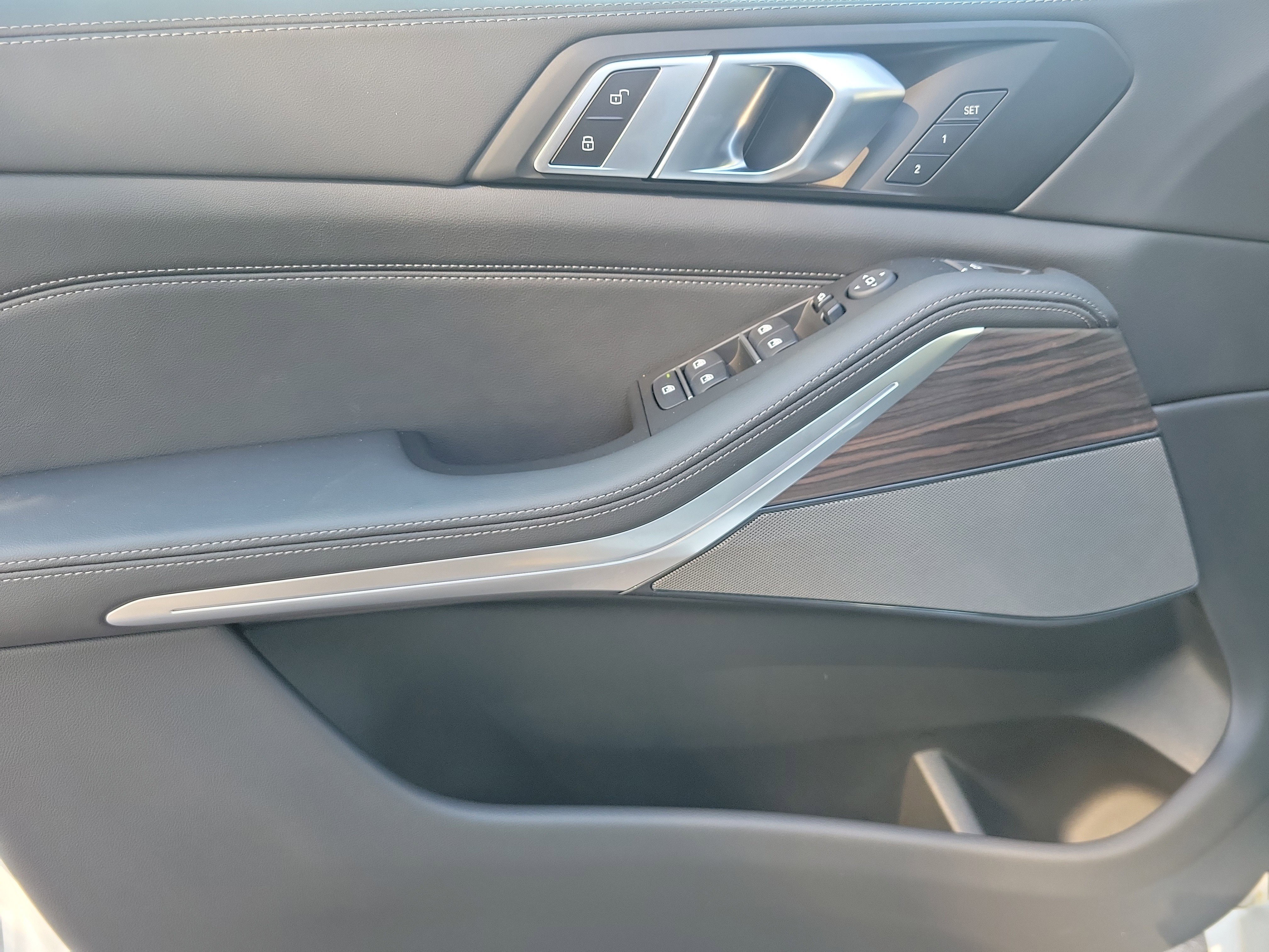 New 2026 Alpine White BMW xDrive40i image 18