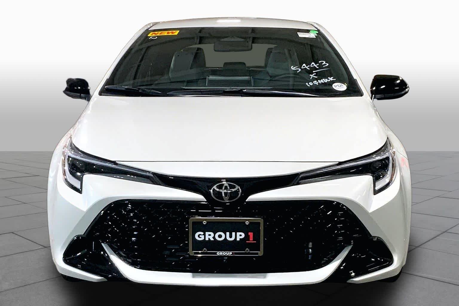 New 2026 Wind Chill Pearl Toyota SE image 3