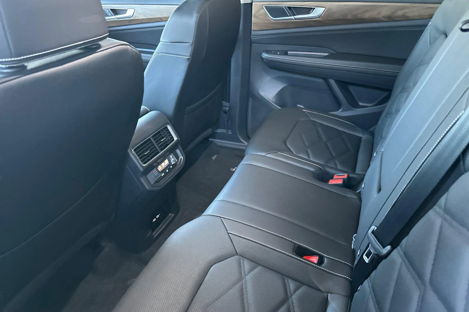 New 2026 Deep Black Pearl Volkswagen 2.0T SE image 12