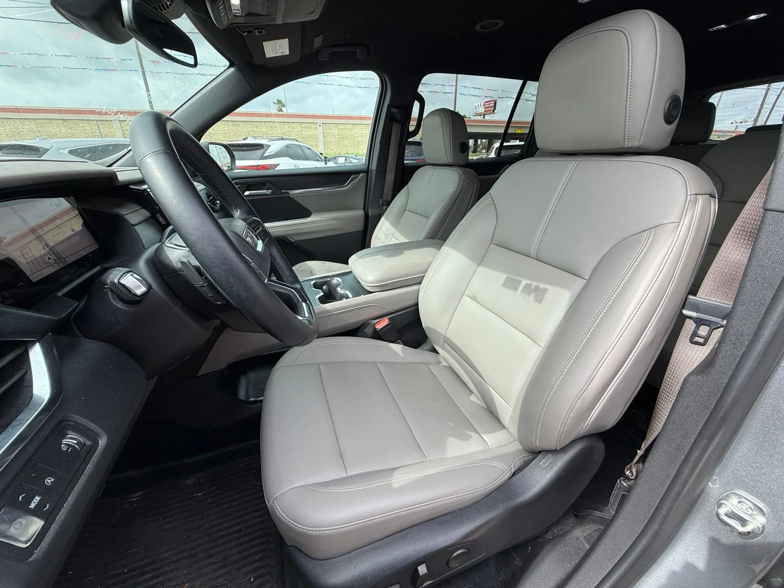 Used 2024 Silver GMC Elevation image 11