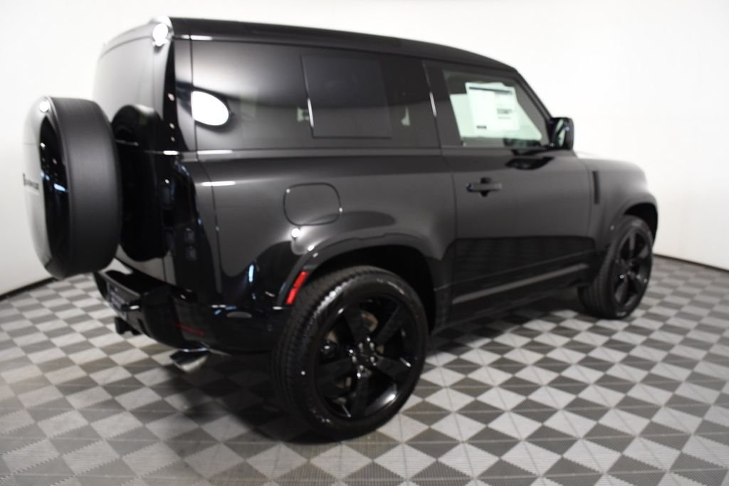 New 2026 Santorini Blk Land Rover V8 image 7