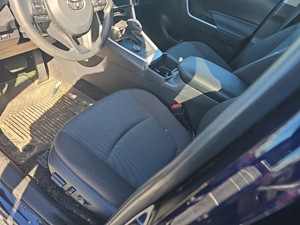 Used 2025  Toyota XLE image 11