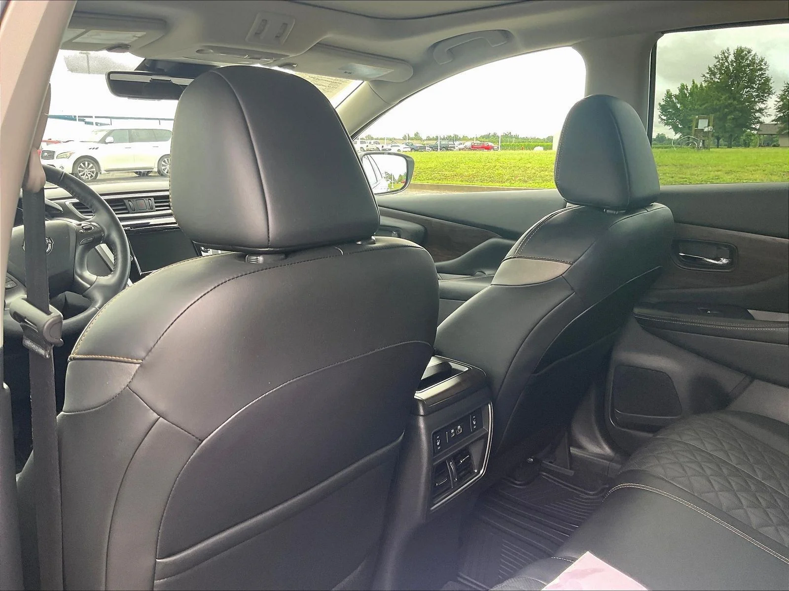 Used 2024 Brilliant Silver Metallic Nissan Platinum image 24