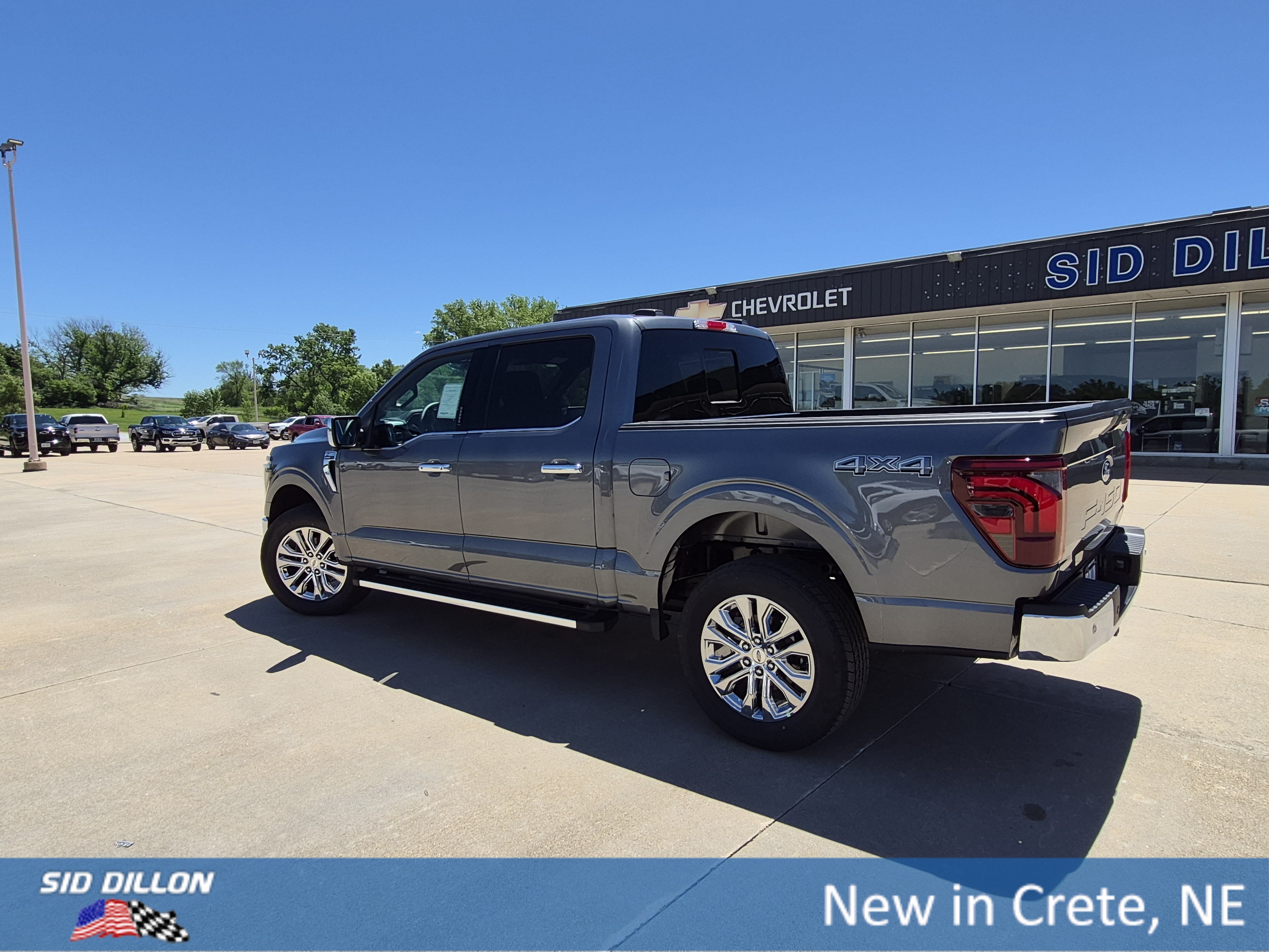 New 2026 Carbonized Gray Metallic Ford LARIAT image 18