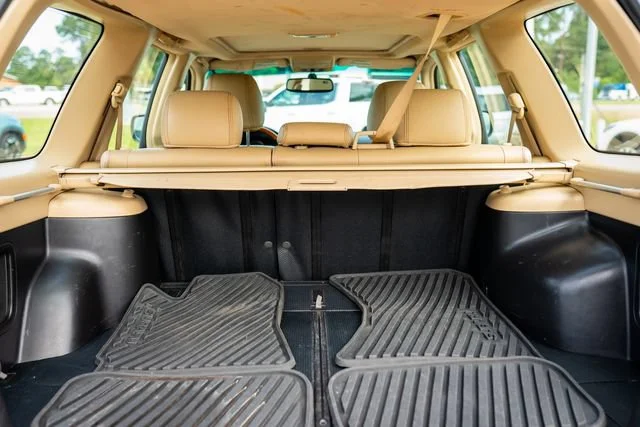 Used 2006 Obsidian Black/Steel Gray Subaru 2.5 X L.L. Bean Edition image 24