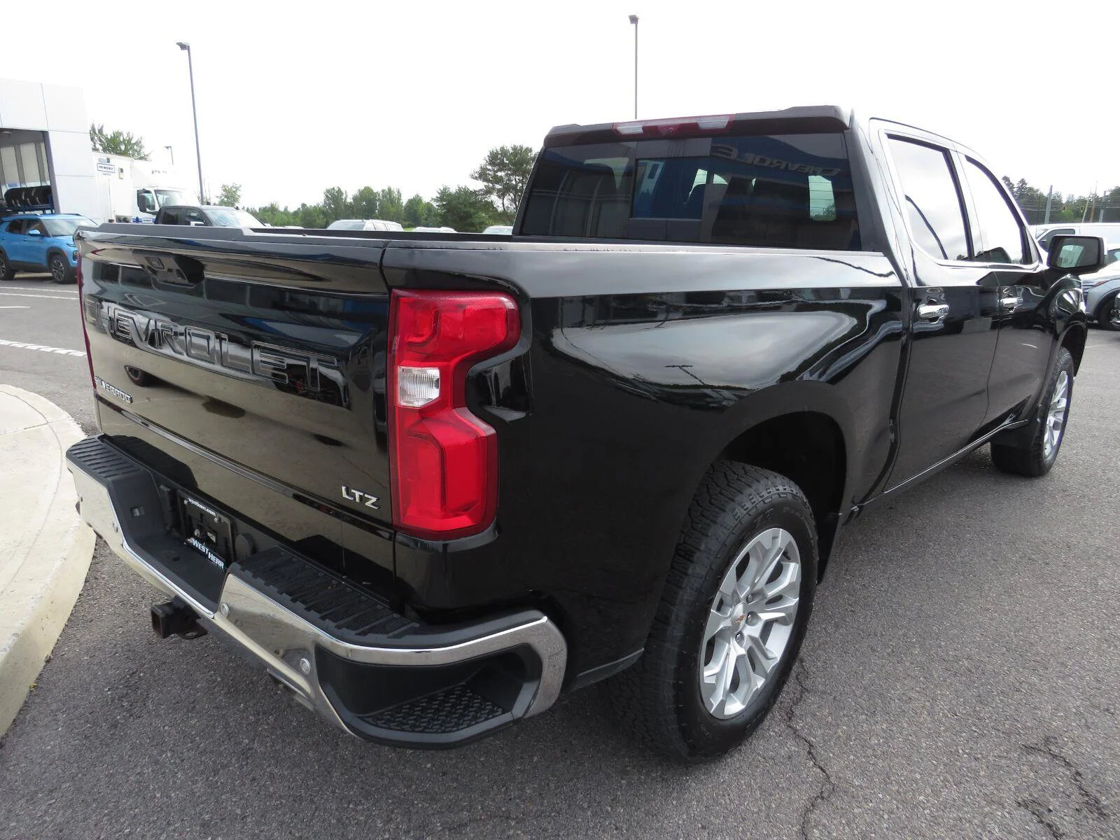 Used 2025 Black Chevrolet LTZ image 7