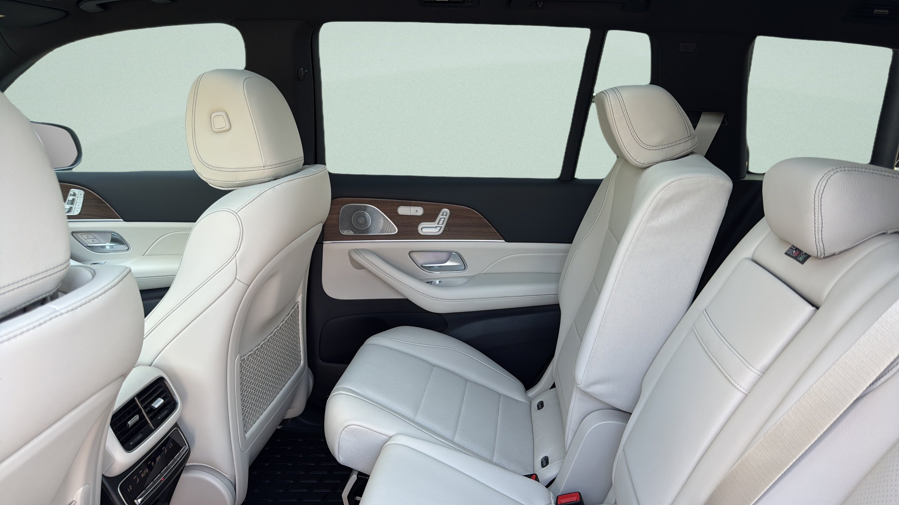 Certified Used 2026 Polar White Mercedes-Benz GLS 450 image 5