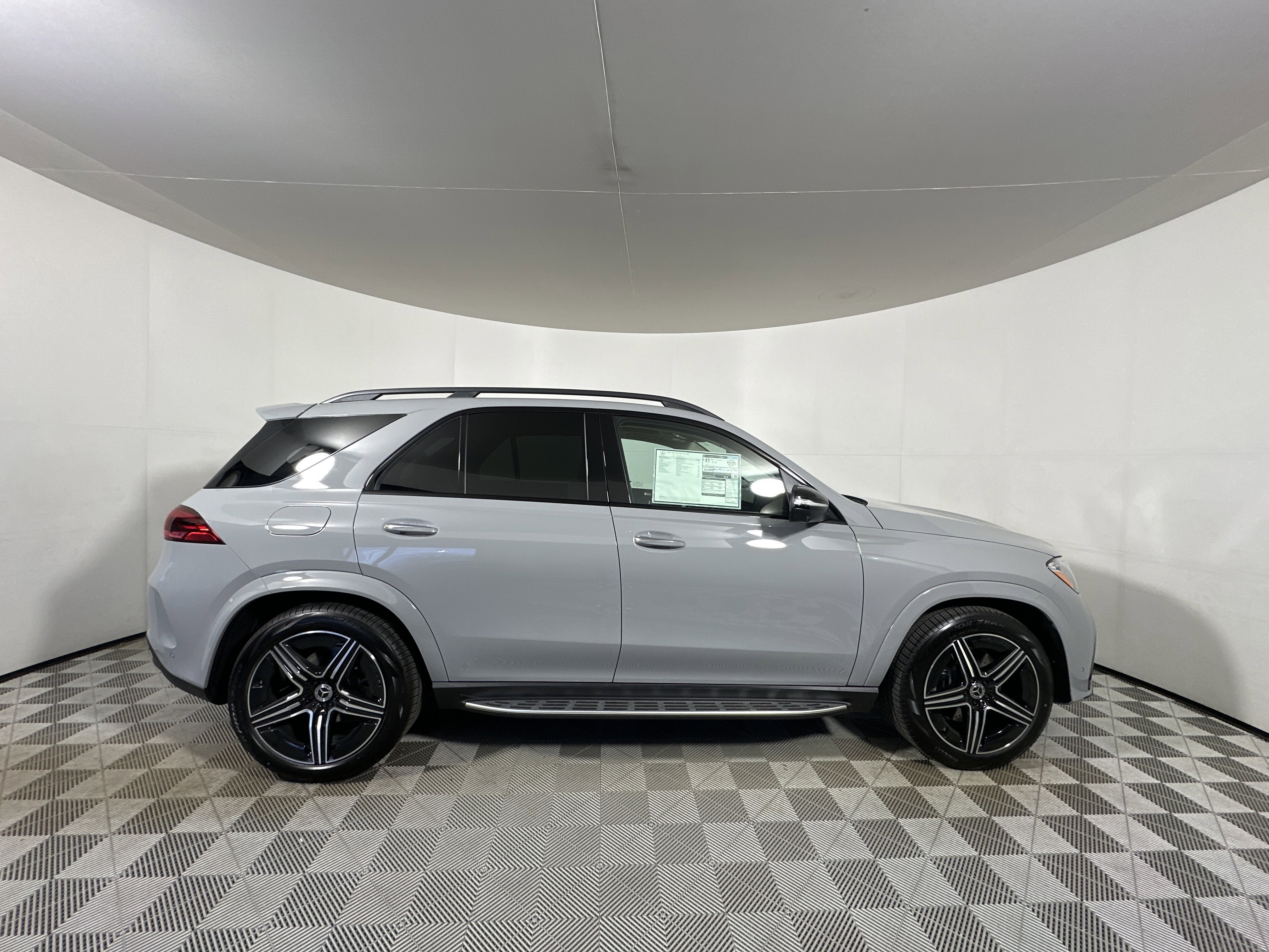New 2026 MANUFAKTUR Alpine Grey Mercedes-Benz GLE 450 image 8
