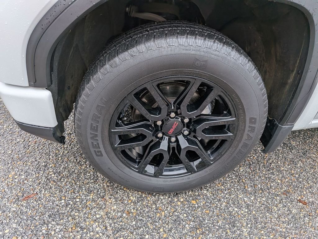 Used 2023 White GMC Elevation image 11