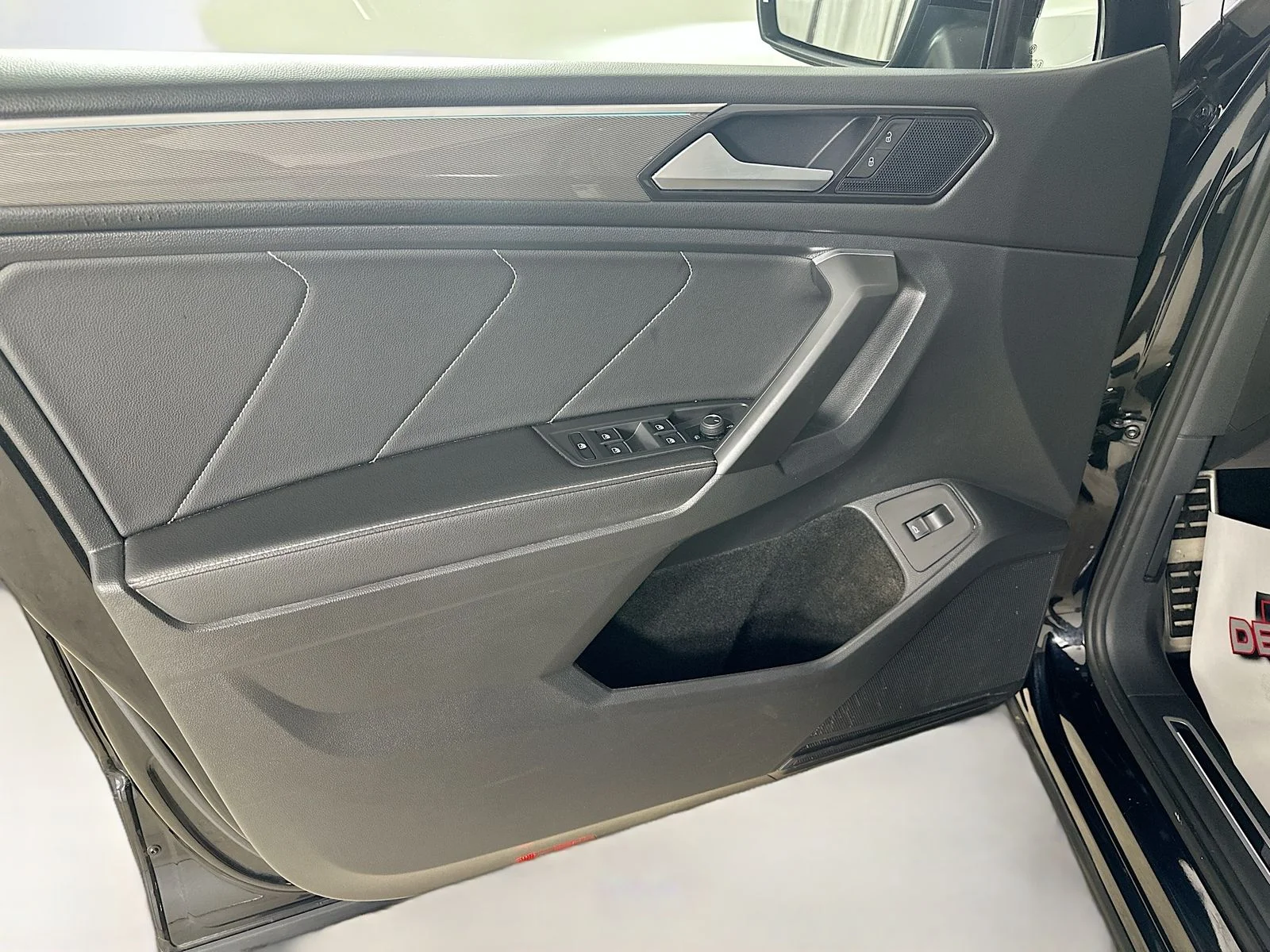 Used 2022 Black Volkswagen  image 15