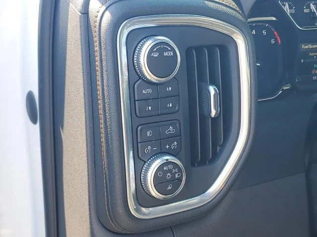 Used 2021 SUMMIT WHITE GMC AT4 image 16