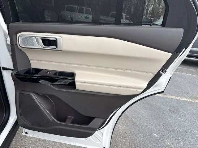 Used 2023 White Ford Platinum image 44