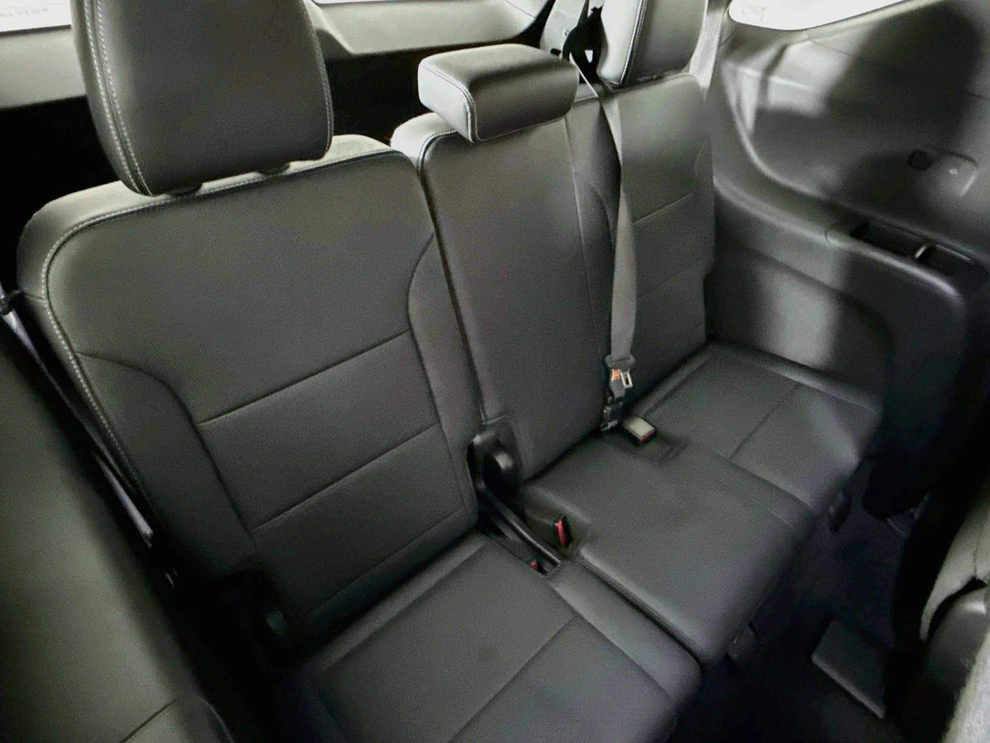 Used 2025 Iridescent Pearl Tricoat Chevrolet LT image 29