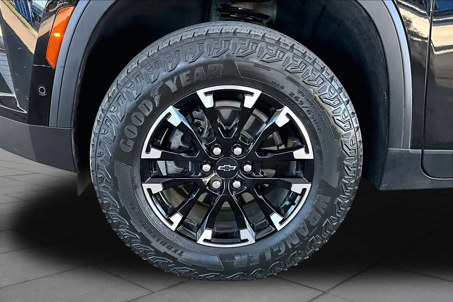 Used 2024 Mosaic Black Metallic Chevrolet AWD Z71 image 11