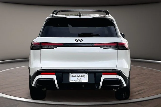 Used 2025 Black INFINITI Autograph image 4