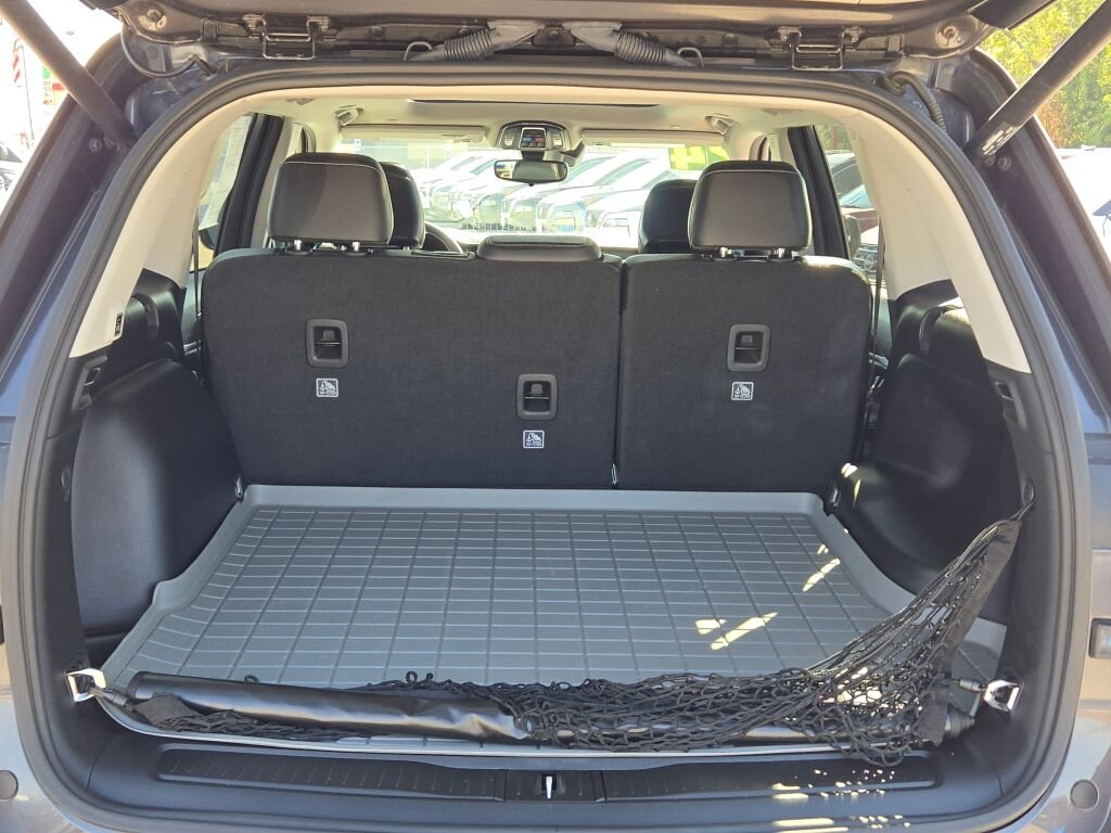 Used 2024 Gray Jeep Limited image 14