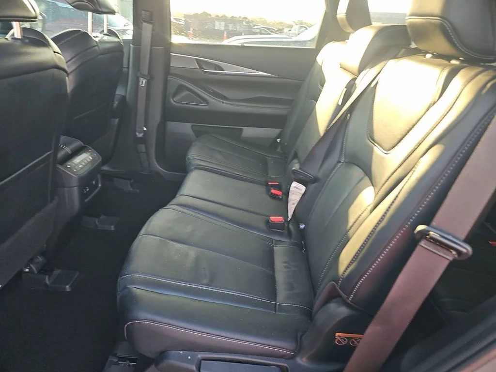 Used 2023 Gray INFINITI LUXE image 25