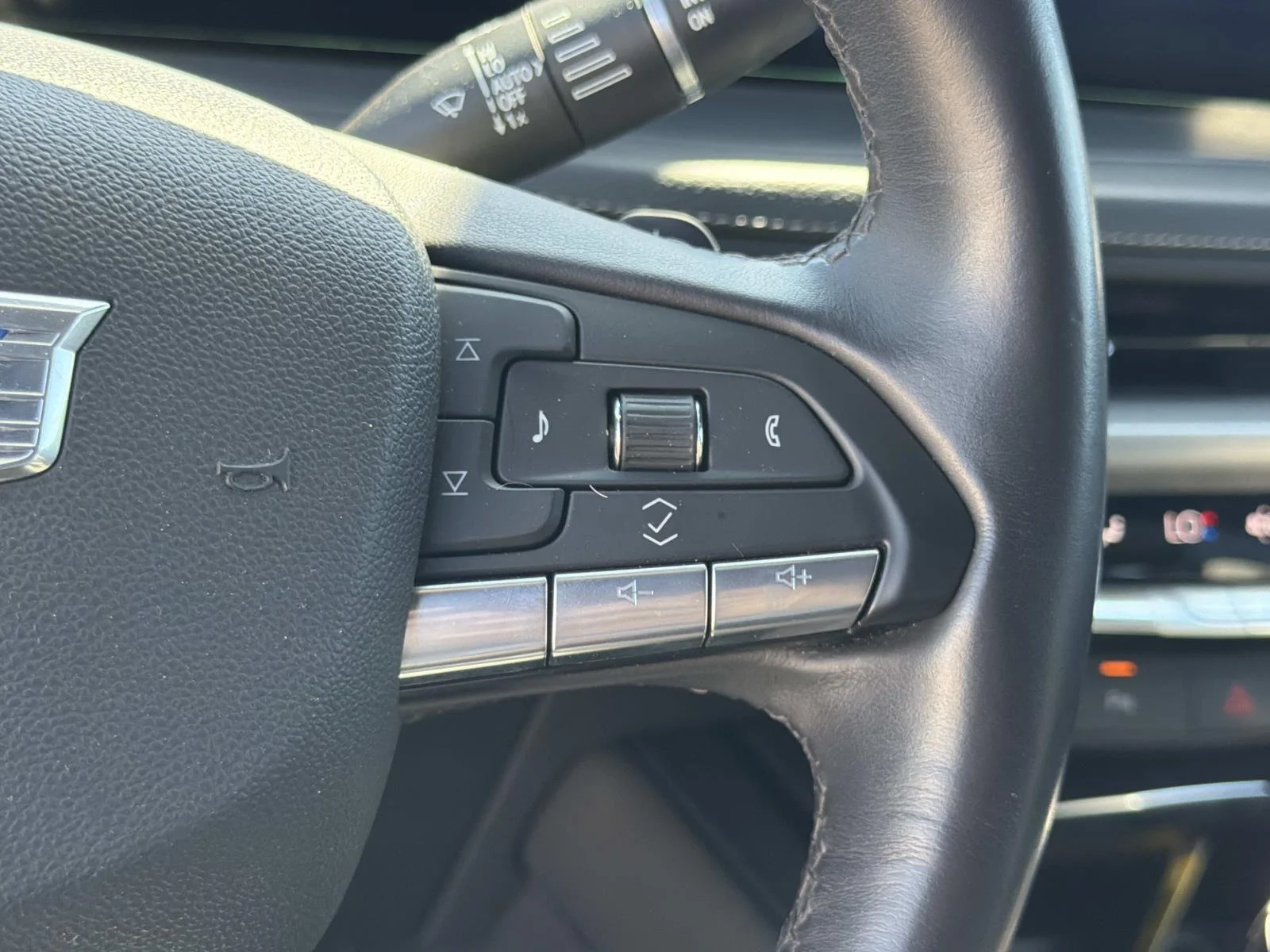 2024 Cadillac XT4 Premium Luxury - Photo 10