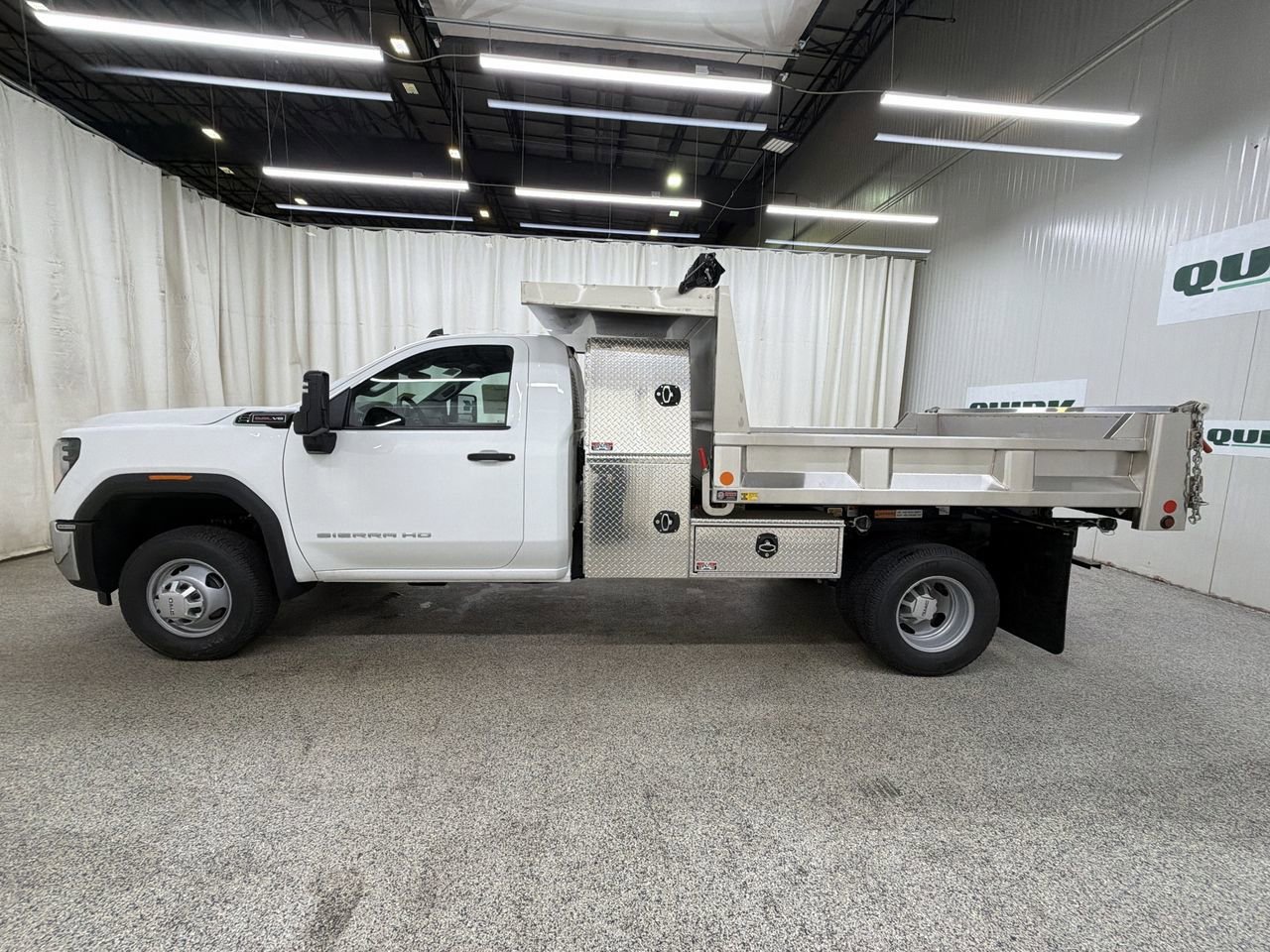 2026 GMC Sierra 3500 Chassis Cab Pro - Photo 6