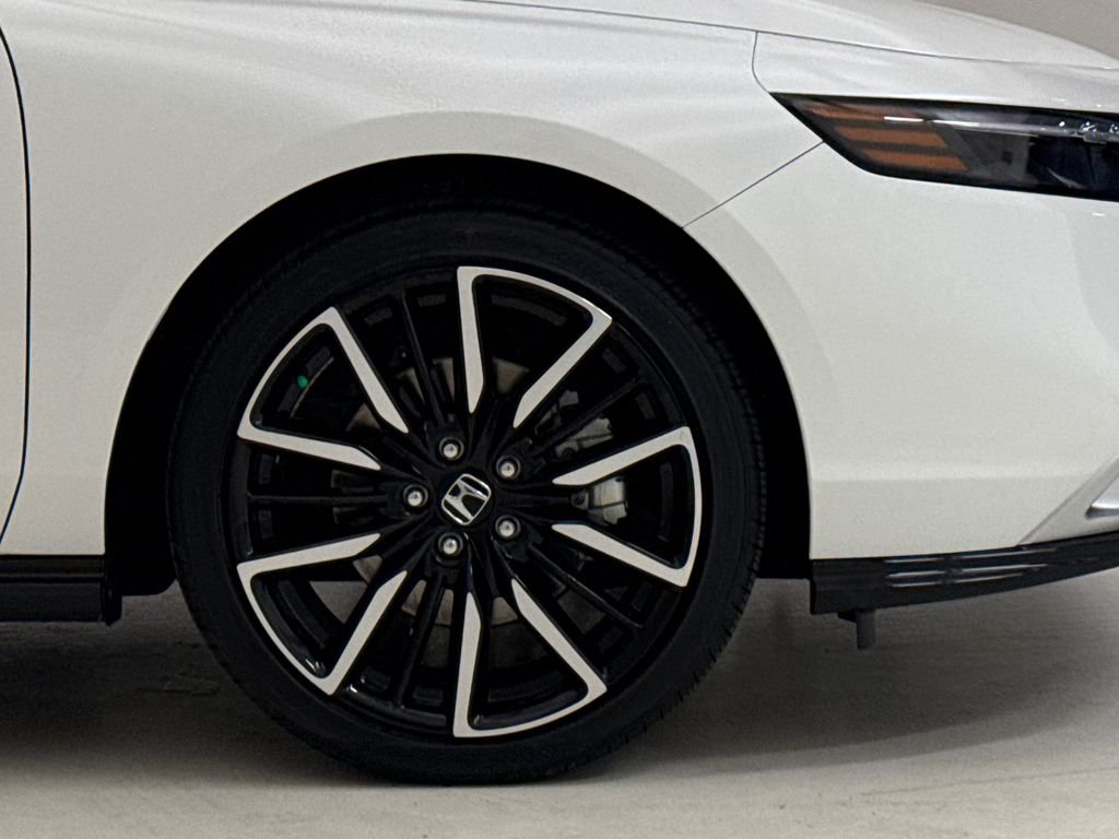 New 2026 Platinum White Pearl Honda Touring image 6