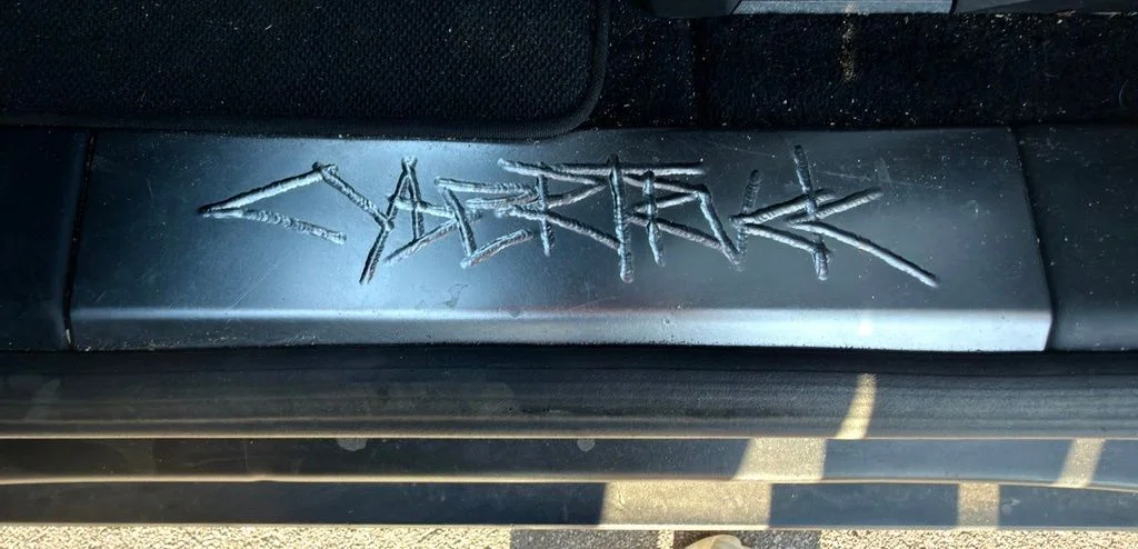 Used 2025  Tesla Base image 23