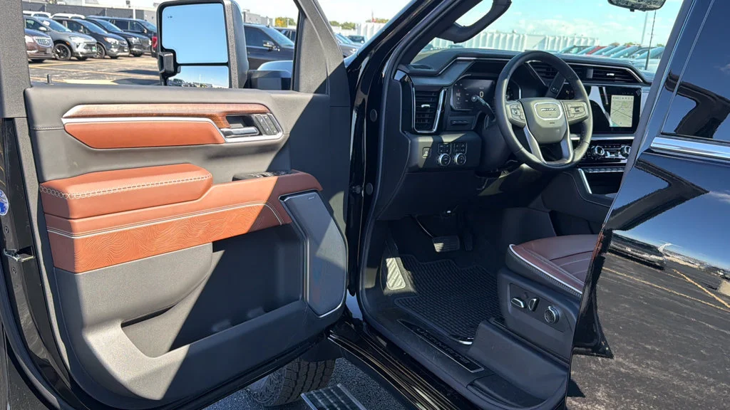 2026 GMC Sierra 2500HD Denali Ultimate - Photo 9