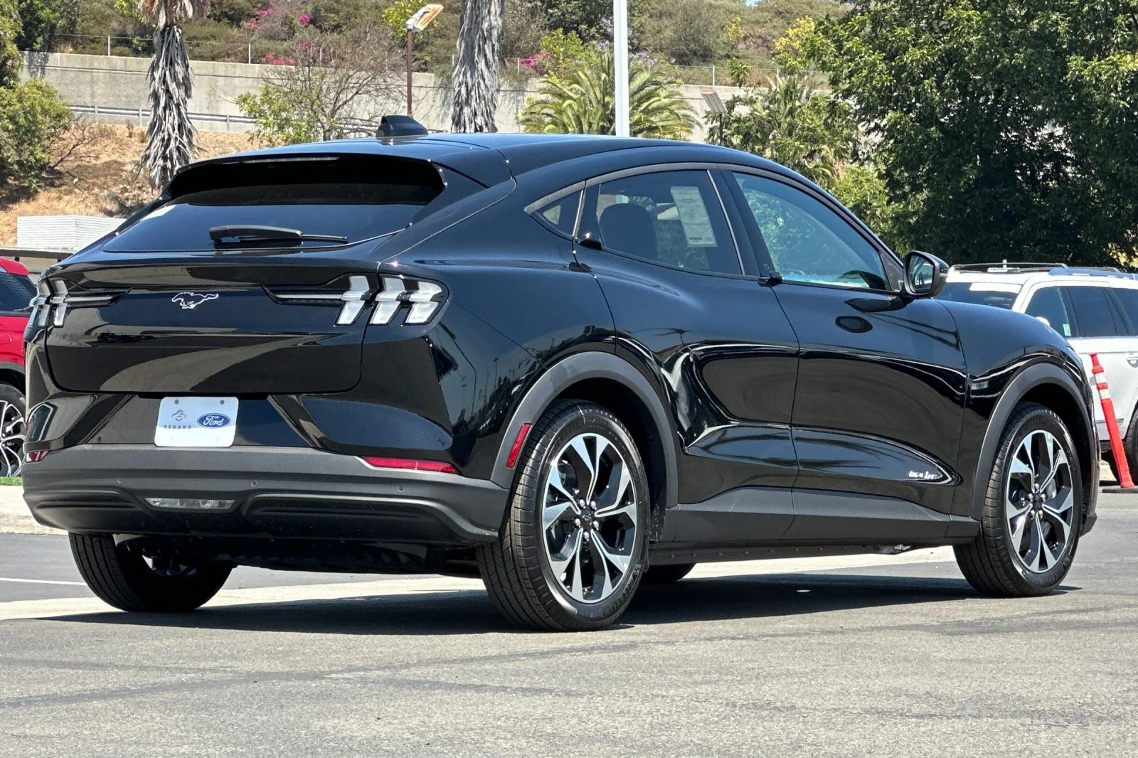 New 2026 Shadow Black Ford Select image 3