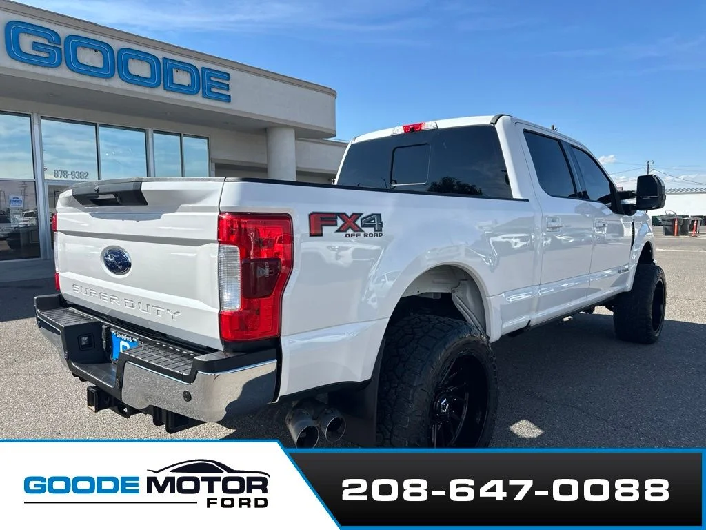 Used 2017 White Platinum Clearcoat Metallic Ford Lariat image 5