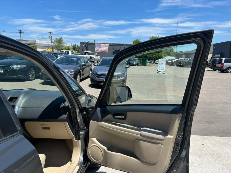 Used 2012 Gray Suzuki LE Sedan 4D image 17