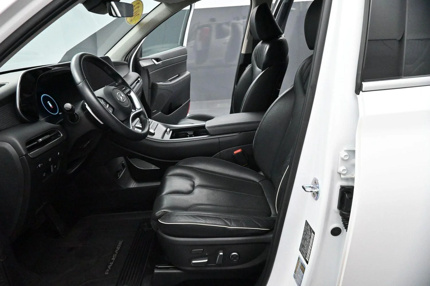 Used 2023 Hyper White Hyundai Limited image 15