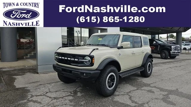 New 2025 Desert Sand Ford Outer Banks 4WD image 18