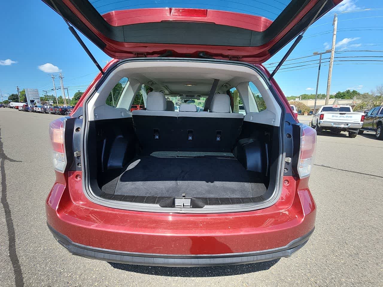 Used 2018 Venetian Red Pearl Subaru Premium image 30