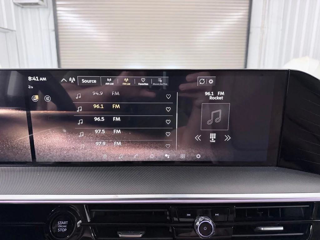 New 2027 RADIANT WHITE INFINITI Luxe 2WD image 27
