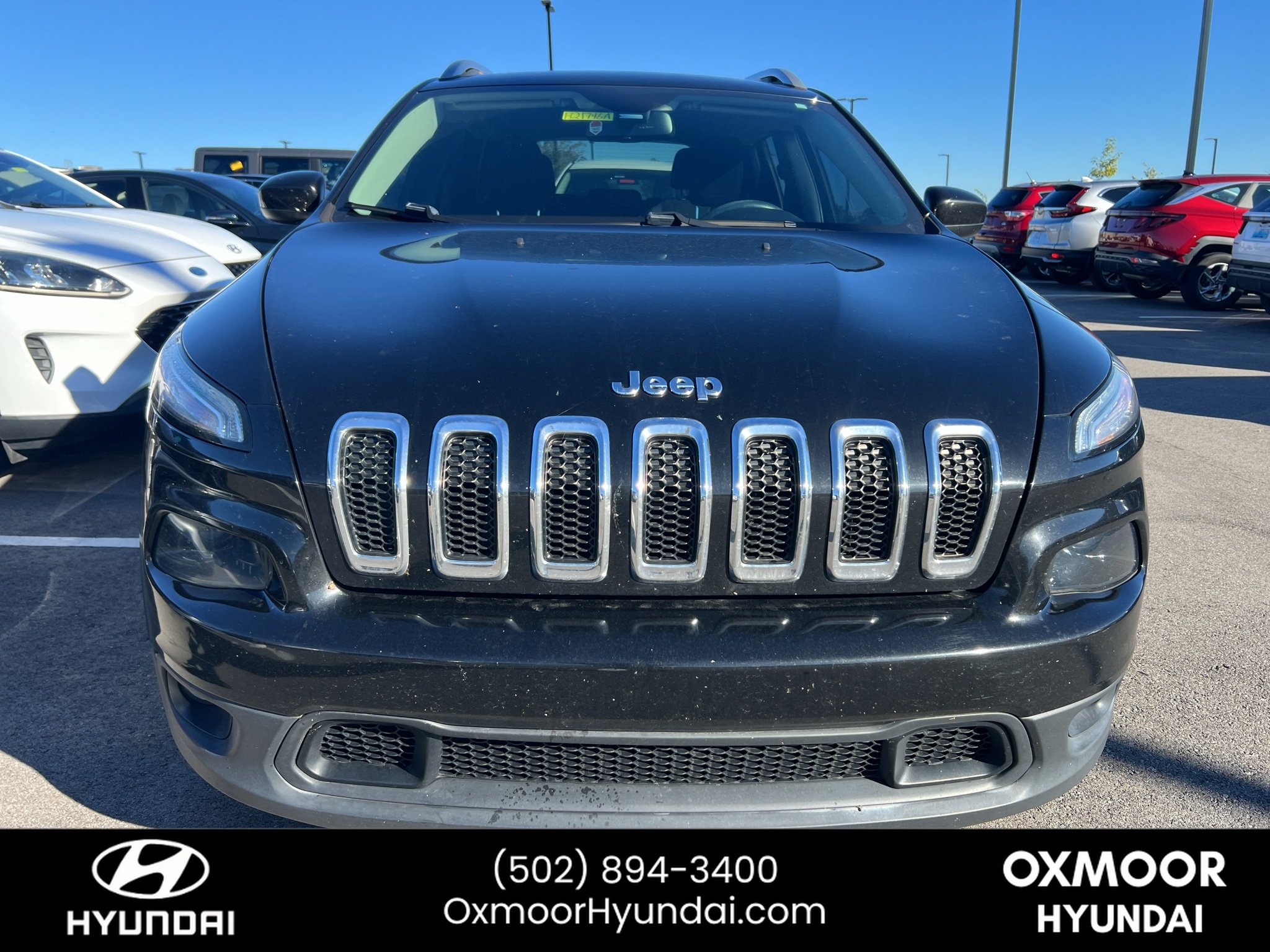 Used 2017 Diamond Black Crystal Pearlcoat Jeep Latitude image 2