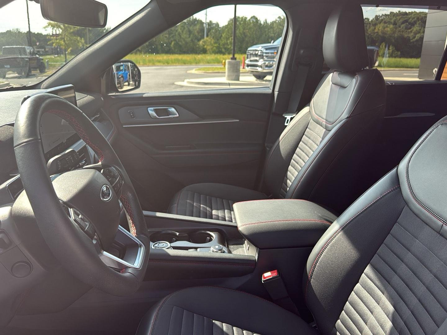 Used 2025 Agate Black Metallic FORD STLINE image 19