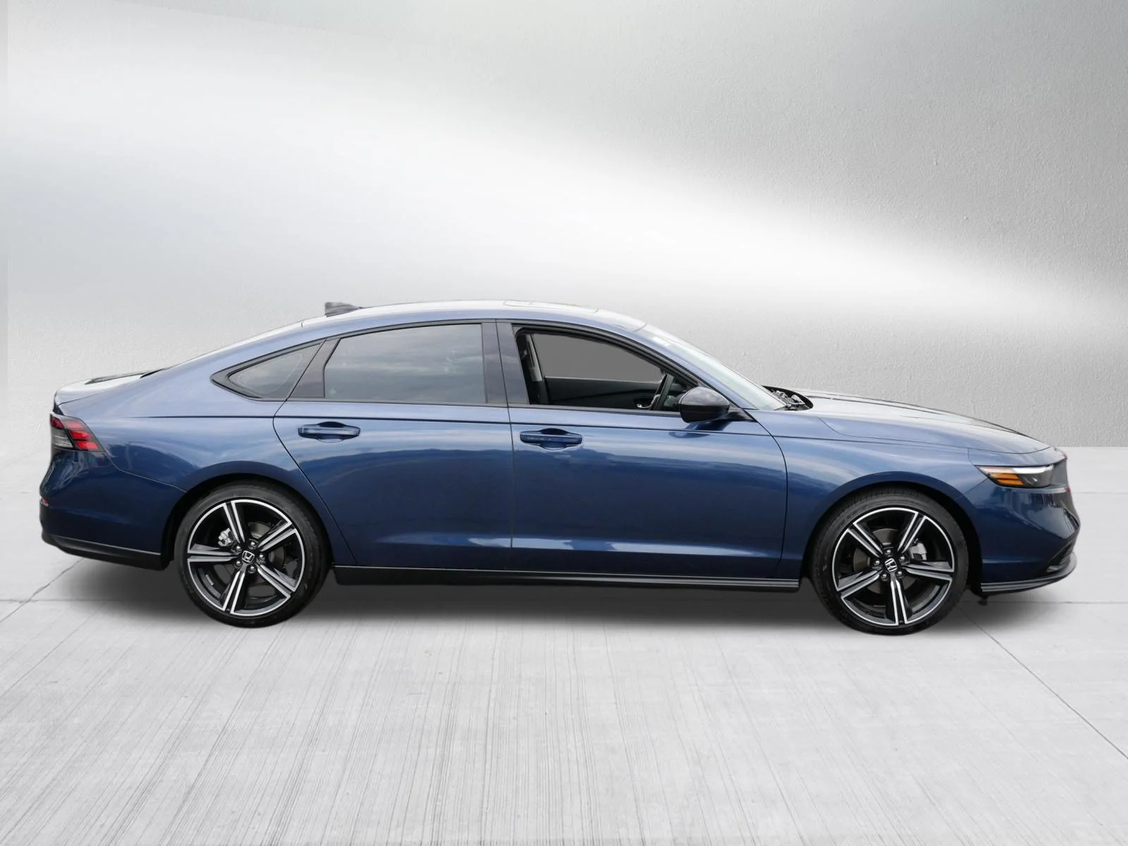 Used 2026 Canyon River Blue Metallic Honda SE image 8