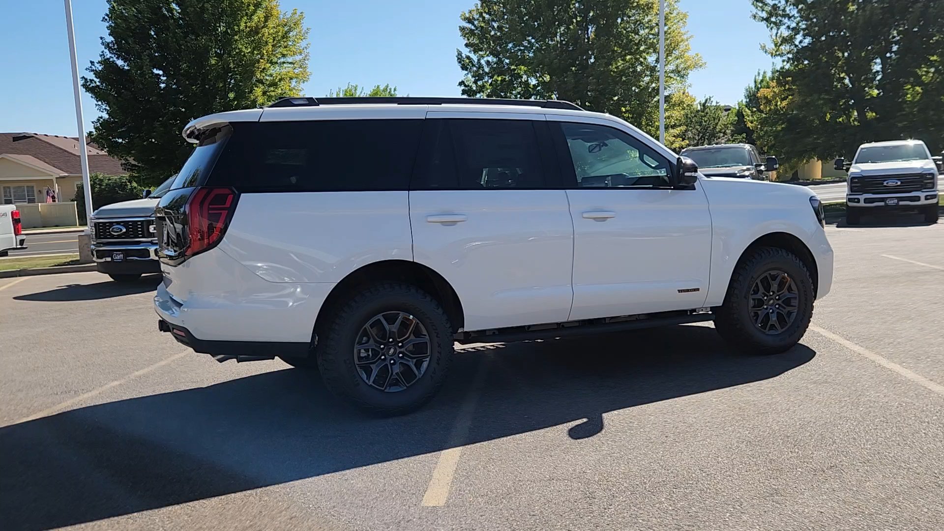 New 2027 Star White Metallic Tri-Coat Ford Tremor image 13