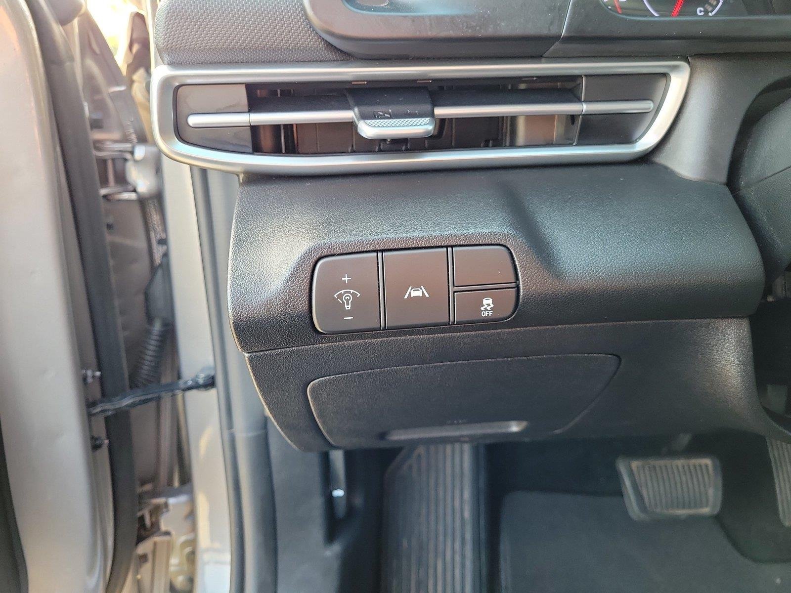 Used 2023 Fluid Metal Hyundai SEL image 20