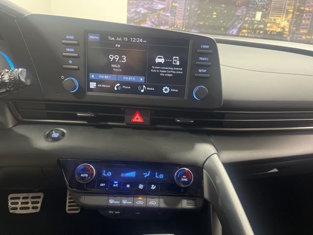 Used 2025 Gray Hyundai SEL Sport image 15